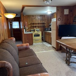 Rolling Hills Resort - Living room