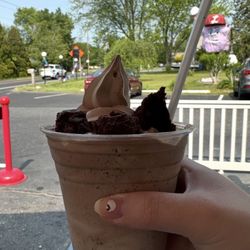 Little's Dairy Bar - Chocolate brownie flurry