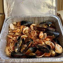 Da Vinci's Italian Grill - Fruta di Mare, with salad and two garlic knots.