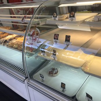 Donut Hub - Empty shelves but they'll make you whatever you want fresh! - Donuts Near Me - Orange, California Donut Hub - Empty shelves but they'll make you whatever you want fresh! - Donuts Near Me - Orange, California