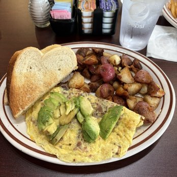 Bella’s Diner - California Omelette - Coffee & Tea Near Me - Bakersfield, California Bella’s Diner - California Omelette - Coffee & Tea Near Me - Bakersfield, California