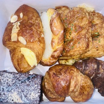 Liliha Bakery - Bakeries Near Me - Honolulu, Hawaii