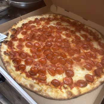 Mombo's Pizza - Pepperoni pizza - Pizza Near Me - Santa Rosa, California Mombo's Pizza - Pepperoni pizza - Pizza Near Me - Santa Rosa, California