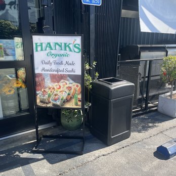 Hank’s Organic - Outside - Health Markets Near Me - Los Angeles, California