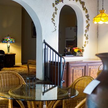 Spanish Villa Inn - Dining room - Guest Houses Near Me - Saint Helena, California Spanish Villa Inn - Dining room - Guest Houses Near Me - Saint Helena, California