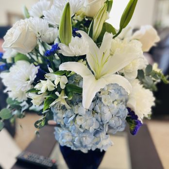 Bill's Grove Florist - Beautiful flower arrangement and thank you as always for making my day! - Florists Near Me - Palatine, Illinois