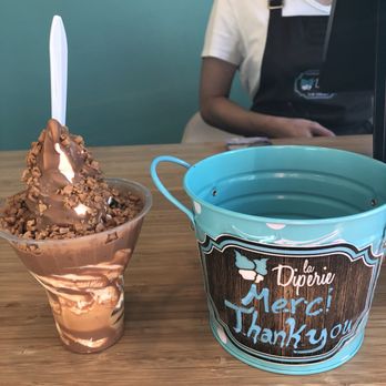 La Diperie - a cup of ice cream and a bucket of chocolate - Ice Cream & Frozen Yogurt Near Me - Montreal, Quebec La Diperie - a cup of ice cream and a bucket of chocolate - Ice Cream & Frozen Yogurt Near Me - Montreal, Quebec