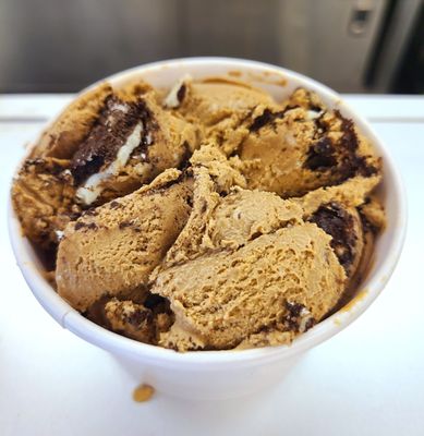 Husky Deli & Catering & Ice Cream by null