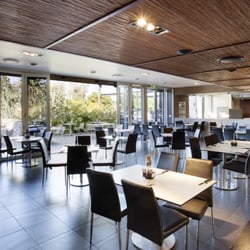 Villa Noosa Hotel - Great place for a steak.