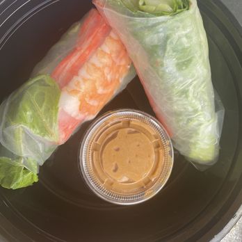 YUMI Sushi Tea & Sake - Fresh spring roll - Sushi Bars Near Me - High Point, North Carolina