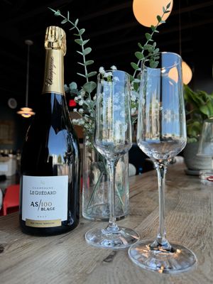 Azzurra Wine Bar by null