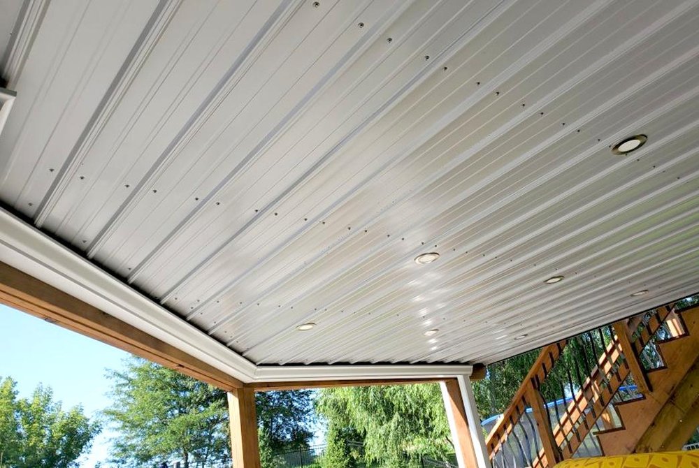 Slide of Mendez Roofing