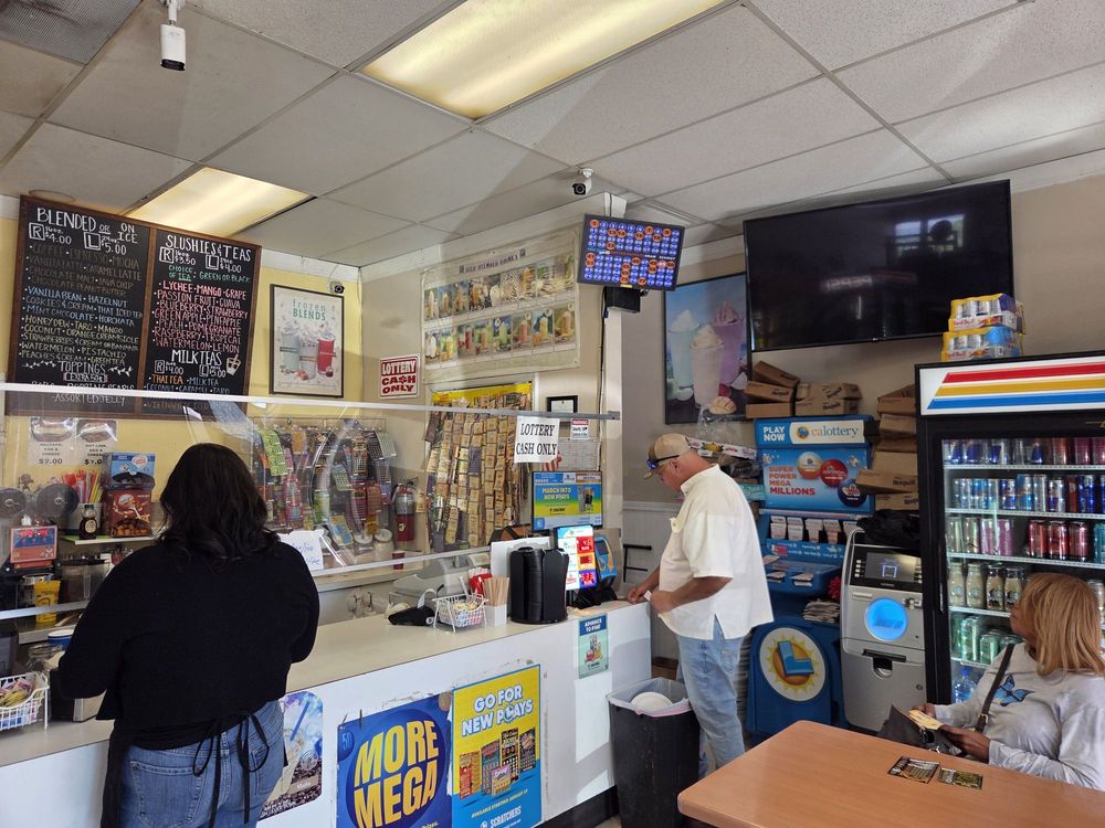 Social spots from Manna Donuts
