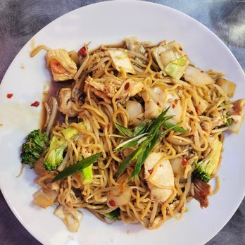 Little Asia Cuisine - Chicken Pad Thai - Level 2 of 3. It is so very very very hot hot! - Asian Fusion Near Me - Phoenix, Arizona
