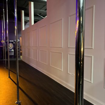 Velvet & Chrome - Pole Dancing Classes Near Me - Chicago, Illinois Velvet & Chrome - Pole Dancing Classes Near Me - Chicago, Illinois