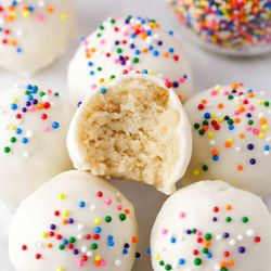 Spoon It - Birthday cake  cake ball