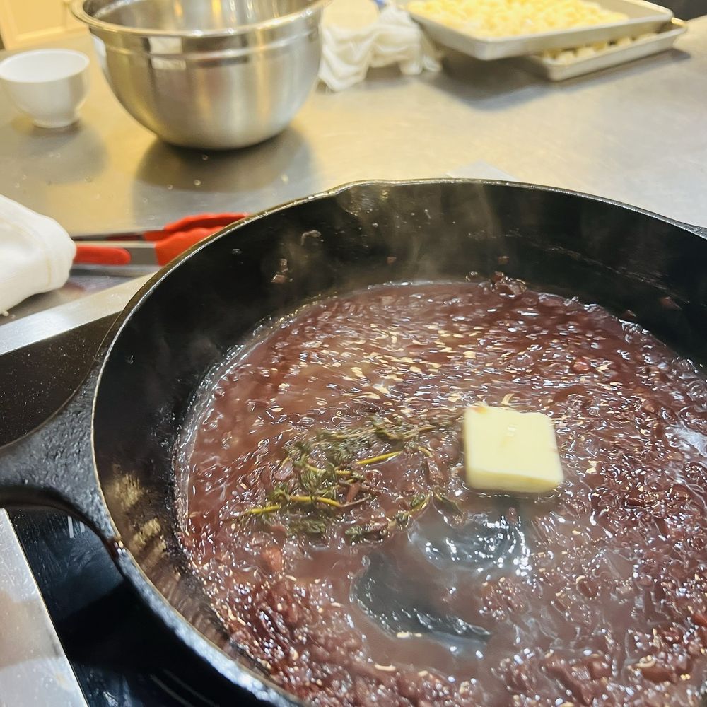 Sur La Table - Red wine reduction sauce - Kitchen Supplies Near Me - Centennial, Colorado