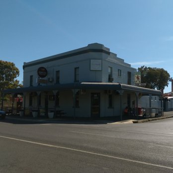 Park Hotel - Outside - Pubs Near Me - Maryborough, VIC