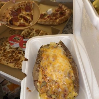 Hometown Pizza - BBQ Chicken Baked Potato - Pizza Near Me - Tuscumbia, Alabama Hometown Pizza - BBQ Chicken Baked Potato - Pizza Near Me - Tuscumbia, Alabama