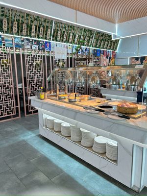 Umi Hot Pot Sushi & Seafood Buffet by null