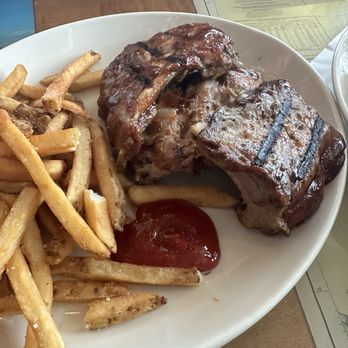 Margaritaville - Myrtle Beach - Ribs were ok - American Near Me - Myrtle Beach, South Carolina