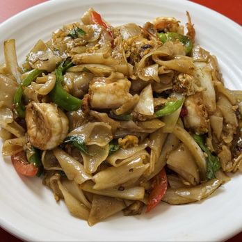 Dancing Spoons - Pad Kee Mao - Thai Near Me - San Gabriel, California