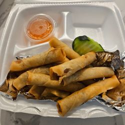 Mauro’s Grill And Cafe - Lumpia