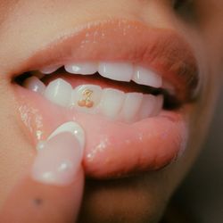 18k gold - CHERRY gem