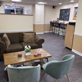 Isla Bistro - Comfy area - Cafes Near Me - Fort Washington, Pennsylvania