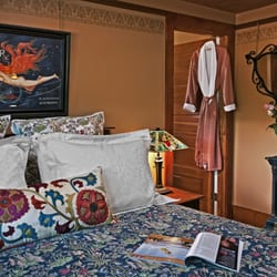 Bronze Antler Bed & Breakfast - Sawtooth Mountain Room for a romantic getaway.