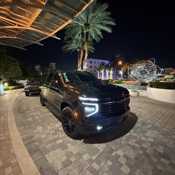 Soul Ride - Executive night pickup in Miami. Professional chauffeur service for VIP, airport and event transportation. - Limos Near Me - Hollywood, Florida Soul Ride - Executive night pickup in Miami. Professional chauffeur service for VIP, airport and event transportation. - Limos Near Me - Hollywood, Florida