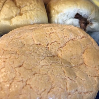 Chiu Quon Bakery & Dim Sum - Coconut w/ Sweet Top Buns and Pork BBQ buns in the background - so good (even when reheated) - Bakeries Near Me - Chicago, Illinois