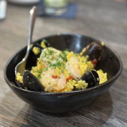 Sabores Tapas Bar - Arroz de Azafrán y Mariscos