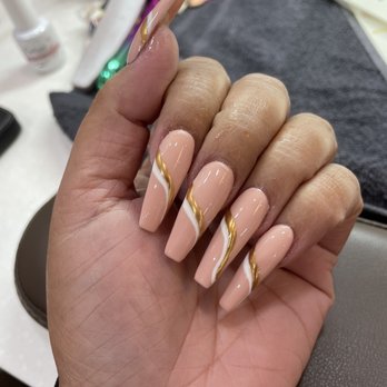 Adore Nails and Spa - Nail Salons Near Me - Aiea, Hawaii