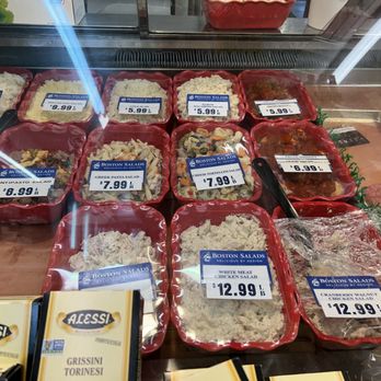Fells Market - Salads - Grocery Near Me - Wellesley, Massachusetts