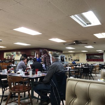 Main Street Diner - diners sitting at tables - Diners Near Me - Midland, Texas Main Street Diner - diners sitting at tables - Diners Near Me - Midland, Texas