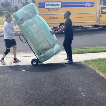 MOOVZE - Moving our king sized mattress - Movers Near Me - Ivyland, Pennsylvania MOOVZE - Moving our king sized mattress - Movers Near Me - Ivyland, Pennsylvania