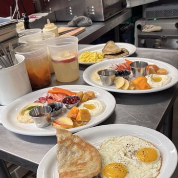 UQBAR - Classic breakfast dishes - Mediterranean Near Me - Berkeley, California