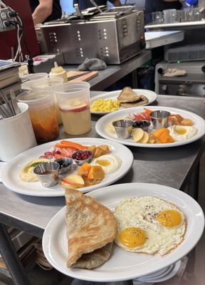 UQBAR Mediterranean Cafe by null