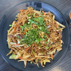The Momo Spot - Chowmein - Vegan
