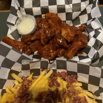 Fatty McGees - Bars Near Me - East Islip, New York