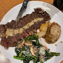 Big Phil's Bar & Grill - Food was delicious! Would definitely recommend to a friend to grab a bite to eat and I will be coming back.