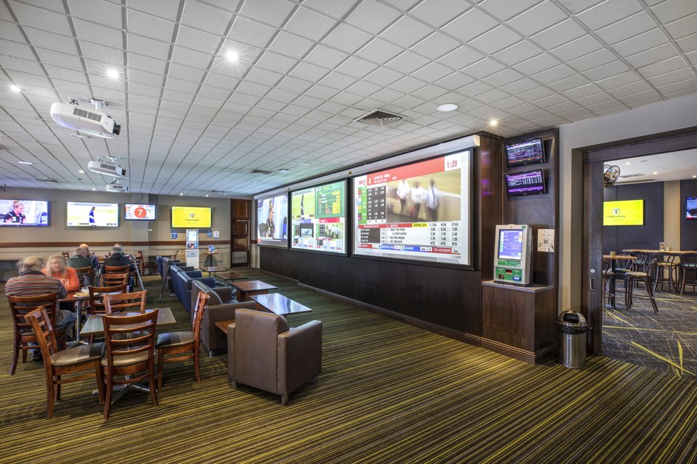 BAYSWATER HOTEL Updated August 2024 15 Photos 780 Mountain Hwy