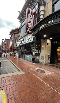 Tom's Watch Bar - National Harbor by null