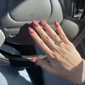 Top 4 Nails - STUNNING aura nails (red wine/white) - Nail Salons Near Me - Prescott, Arizona