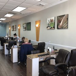 Kay Nails - Manicure Tables