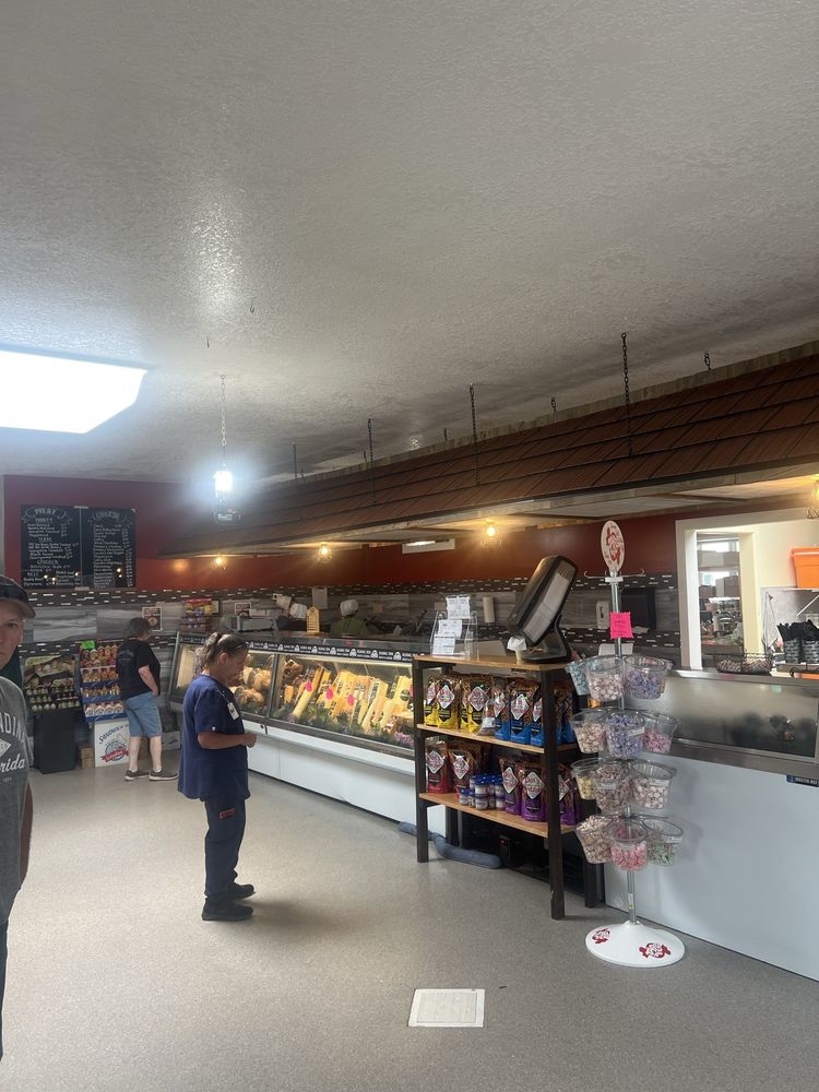 The Farmers Creamery/The Farm Kitchen Logo