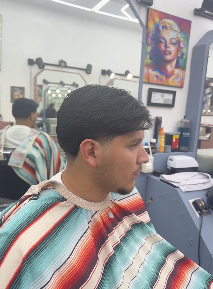 Lupita’s Barber & Beauty Salon Logo