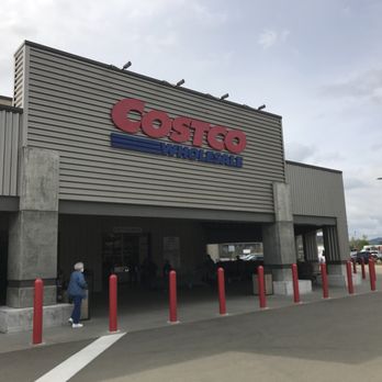 Costco - 4/28/22 Exterior, Entrance - Wholesale Stores Near Me - Roseburg, Oregon