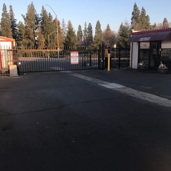 Security Public Storage - Entrance/office - Self Storage Near Me - Fresno, California